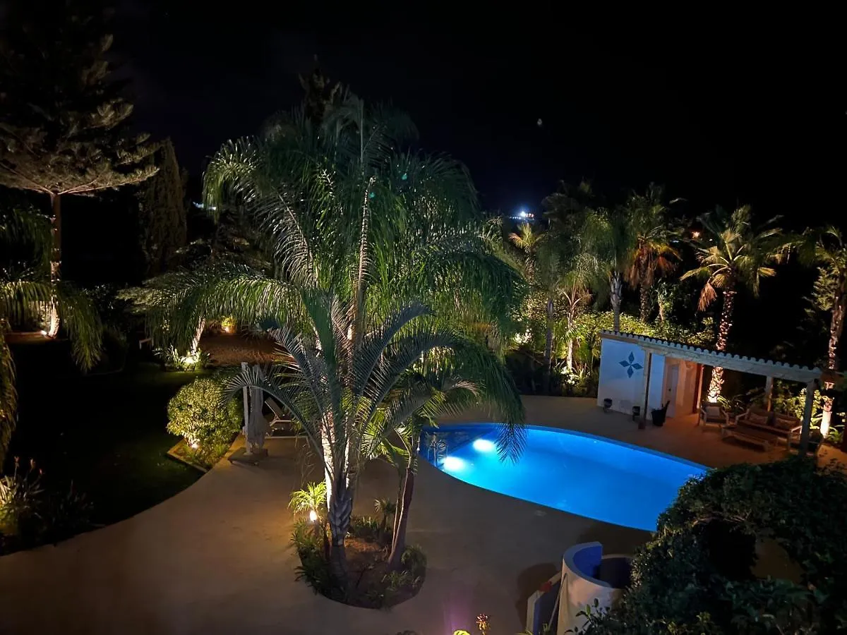La Pina Verde Estepona Guest house