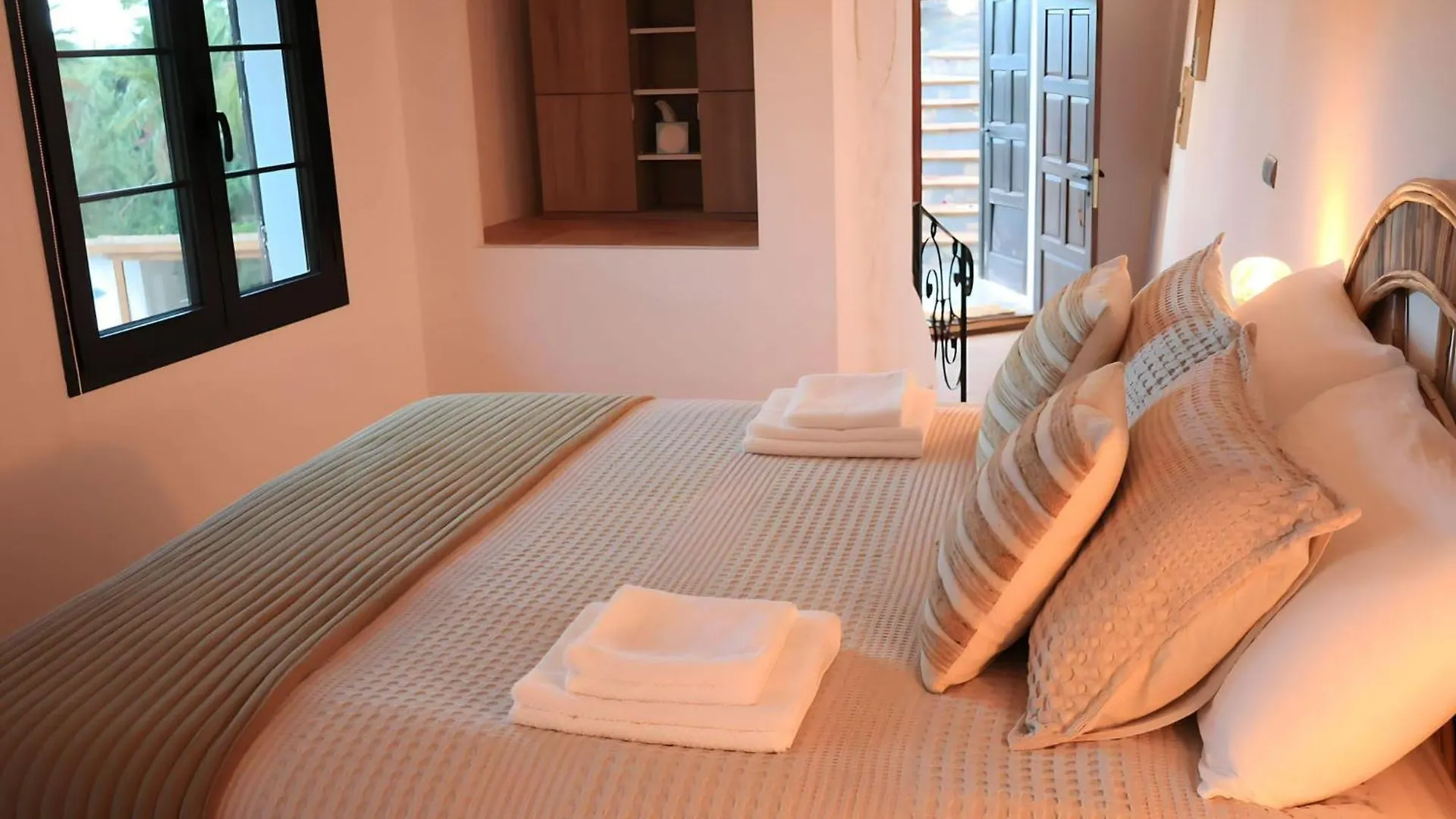 La Pina Verde Estepona Guest house